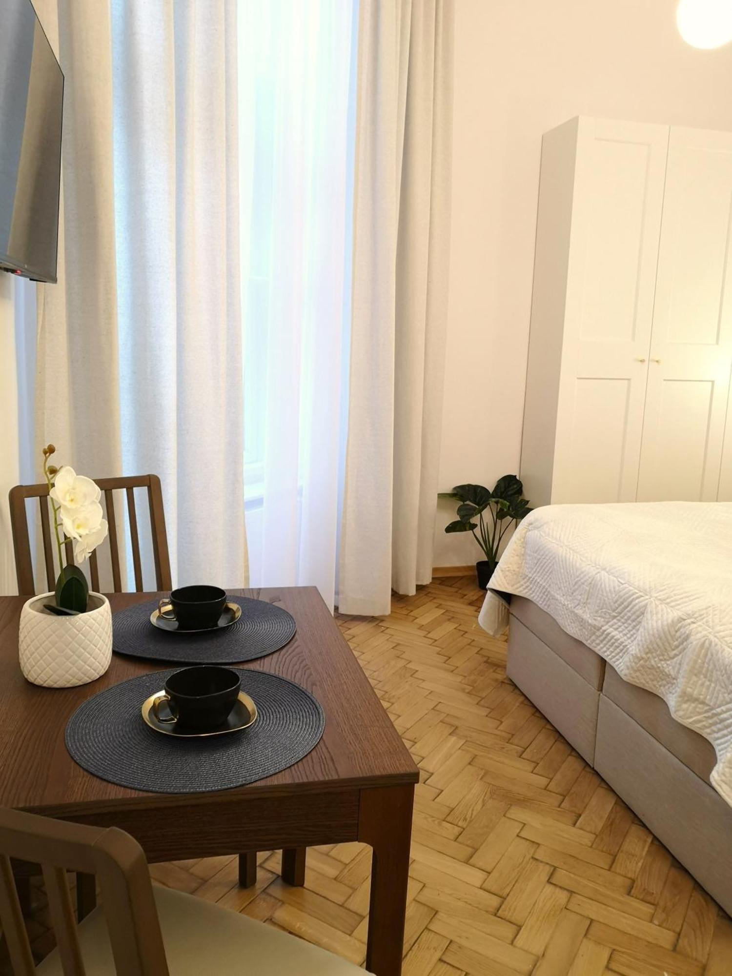 Unique Style Old Town - 25 Min From The Airport - By Homelike Apartmán