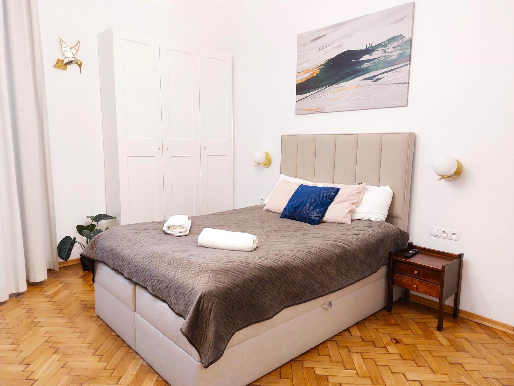 Unique Style Old Town - 25 Min From The Airport - By Homelike Apartment