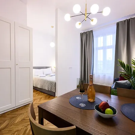 Unique Style Apartments Old Town - 25 Min From The Airport - By Homelike Krakow Exterior photo