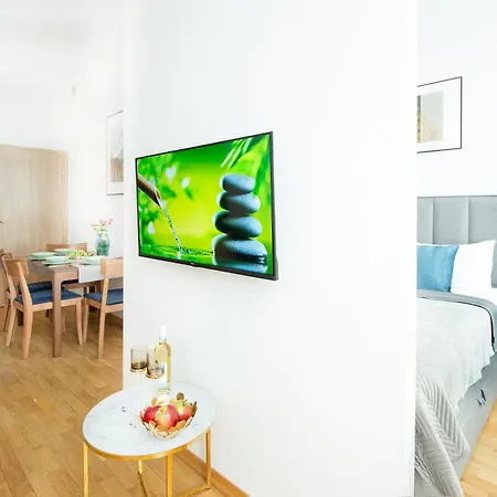 Unique Style Apartments Old Town - 25 Min From The Airport - By Homelike Krakow Exterior photo