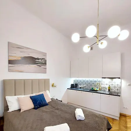 Unique Style Apartments Old Town - 25 Min From The Airport - By Homelike Krakow Room photo