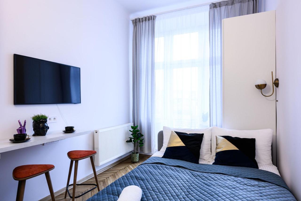 Unique Style Old Town - 25 Min From The Airport - By Homelike Apartment